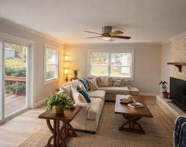 421 Kingfield Drive Sw - Photo Thumbnail 2