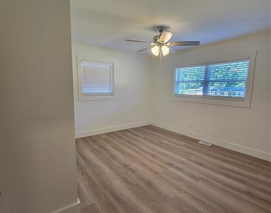 421 Kingfield Drive Sw - Photo Thumbnail 11