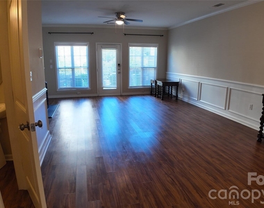 514 Jetton Street - Photo Thumbnail 8