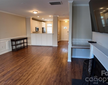 514 Jetton Street - Photo Thumbnail 14