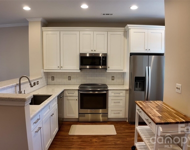 514 Jetton Street - Photo Thumbnail 4