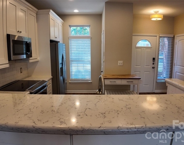 514 Jetton Street - Photo Thumbnail 11