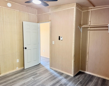900 Partridge Court - Photo Thumbnail 7