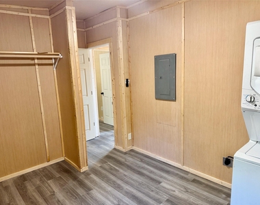 900 Partridge Court - Photo Thumbnail 9