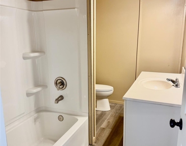 900 Partridge Court - Photo Thumbnail 8