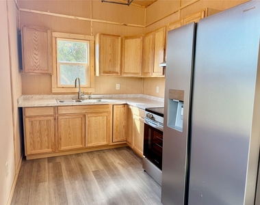 900 Partridge Court - Photo Thumbnail 3