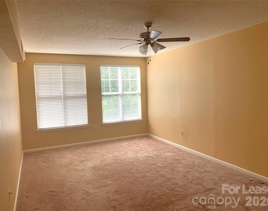 405 W 7th Street - Photo Thumbnail 10