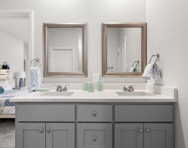 2362 Spring Park Boulevard - Photo Thumbnail 22