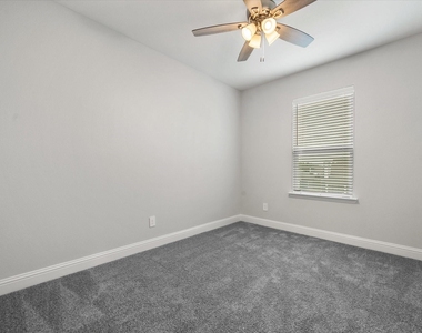 2362 Spring Park Boulevard - Photo Thumbnail 26