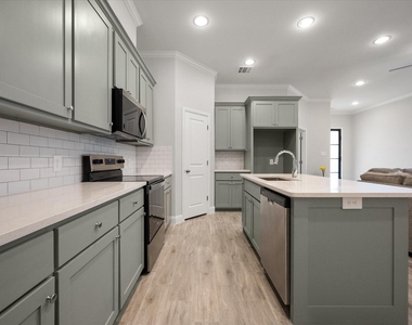 2362 Spring Park Boulevard - Photo Thumbnail 14