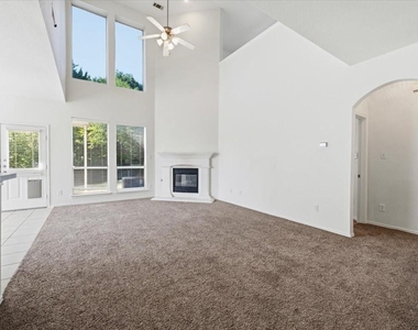 7304 Summit Parc Drive - Photo Thumbnail 4