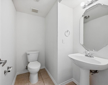 7304 Summit Parc Drive - Photo Thumbnail 23