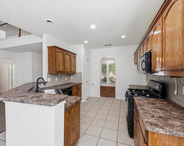 7304 Summit Parc Drive - Photo Thumbnail 10