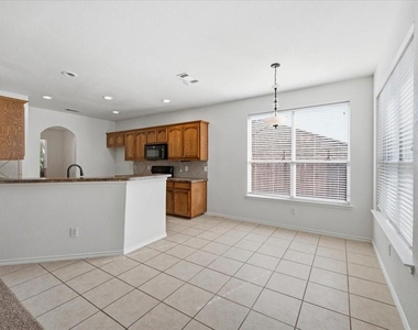 7304 Summit Parc Drive - Photo Thumbnail 11