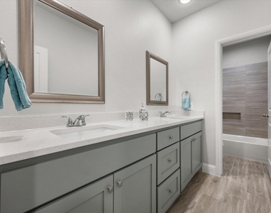 2356 Spring Park Boulevard - Photo Thumbnail 25