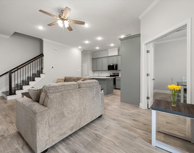 2356 Spring Park Boulevard - Photo Thumbnail 10