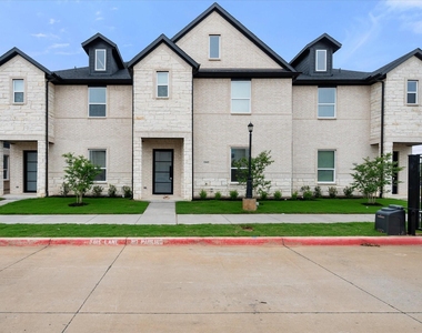 2356 Spring Park Boulevard - Photo Thumbnail 1
