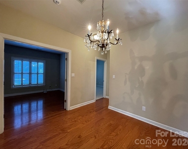 8409 Olde Troon Drive - Photo Thumbnail 4