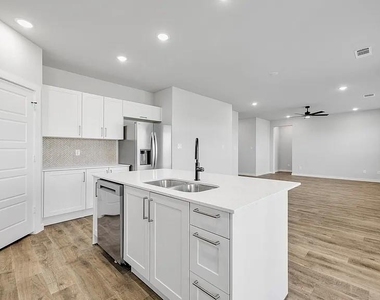 6650 Florence Drive - Photo Thumbnail 10