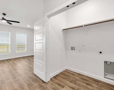 6650 Florence Drive - Photo Thumbnail 3
