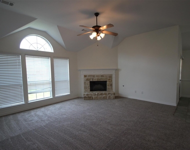 10362 Ferry Farm Lane - Photo Thumbnail 8