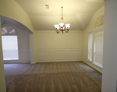 10362 Ferry Farm Lane - Photo Thumbnail 7