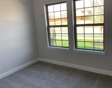 3805 Jan Camille Court - Photo Thumbnail 8