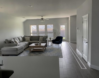 3805 Jan Camille Court - Photo Thumbnail 7