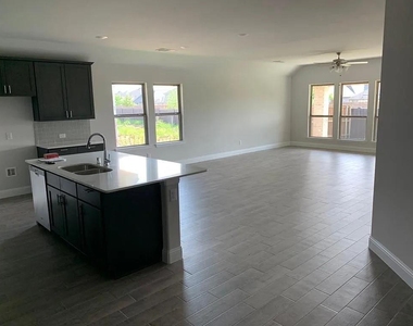 3805 Jan Camille Court - Photo Thumbnail 2