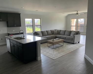 3805 Jan Camille Court - Photo Thumbnail 4