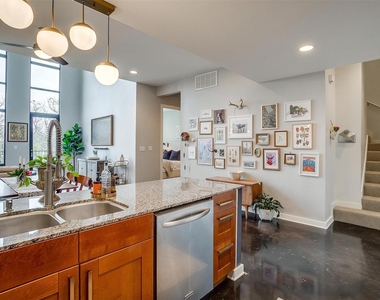 2608 Museum Way - Photo Thumbnail 9