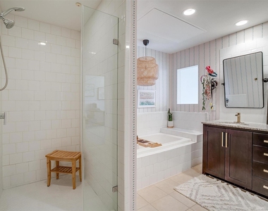 2608 Museum Way - Photo Thumbnail 29