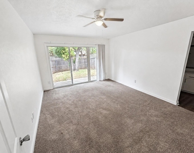 206 Trellis Place - Photo Thumbnail 12