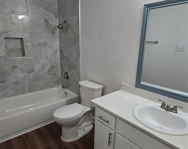 206 Trellis Place - Photo Thumbnail 18
