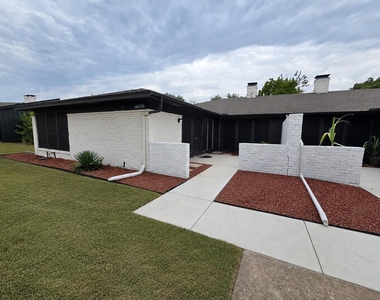 206 Trellis Place - Photo Thumbnail 1