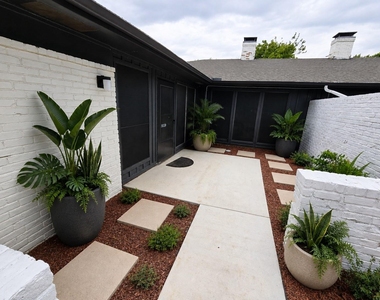 206 Trellis Place - Photo Thumbnail 3