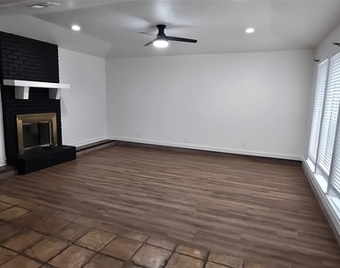 206 Trellis Place - Photo Thumbnail 5