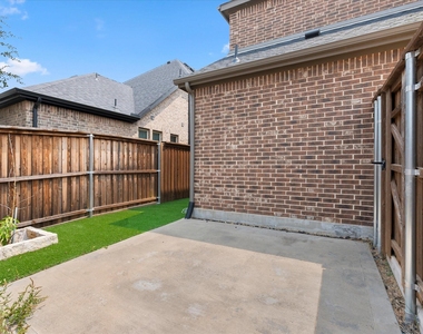 2036 Barx Drive - Photo Thumbnail 32