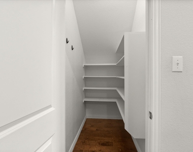 2036 Barx Drive - Photo Thumbnail 29