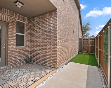 2036 Barx Drive - Photo Thumbnail 30