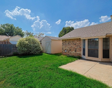 2825 Windsor Drive - Photo Thumbnail 29