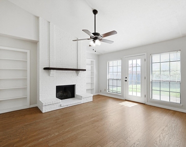 2825 Windsor Drive - Photo Thumbnail 8