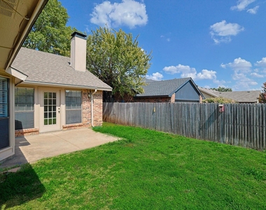 2825 Windsor Drive - Photo Thumbnail 31
