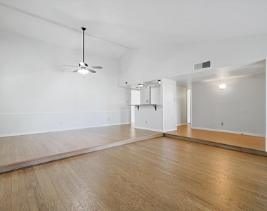 2825 Windsor Drive - Photo Thumbnail 4