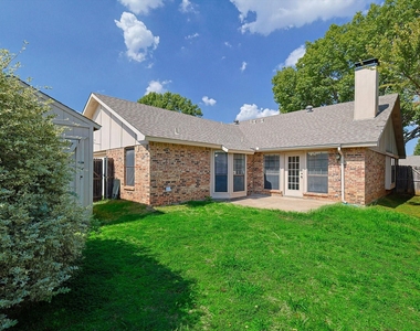 2825 Windsor Drive - Photo Thumbnail 30