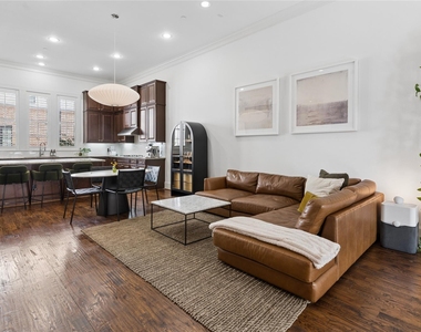 5215 Weiss Lane - Photo Thumbnail 8