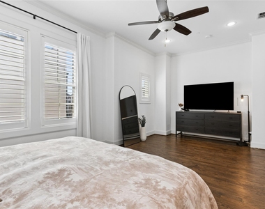 5215 Weiss Lane - Photo Thumbnail 18