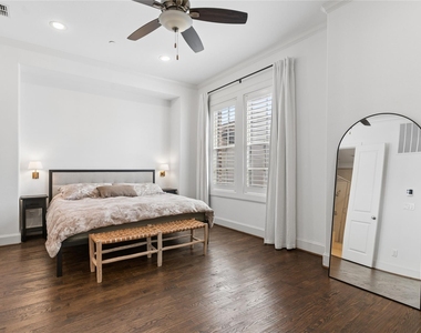 5215 Weiss Lane - Photo Thumbnail 16