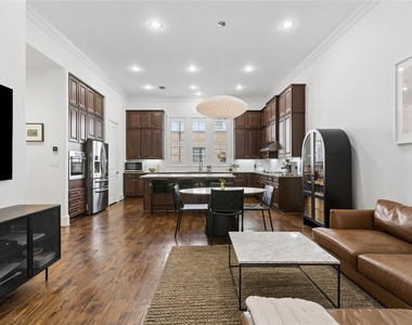 5215 Weiss Lane - Photo Thumbnail 10
