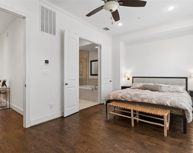 5215 Weiss Lane - Photo Thumbnail 17
